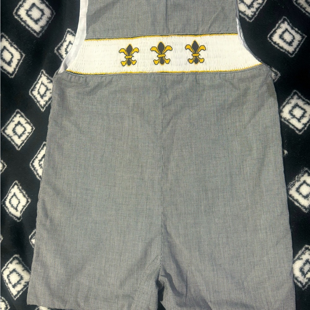 Like new Saints “smock” sz 3T